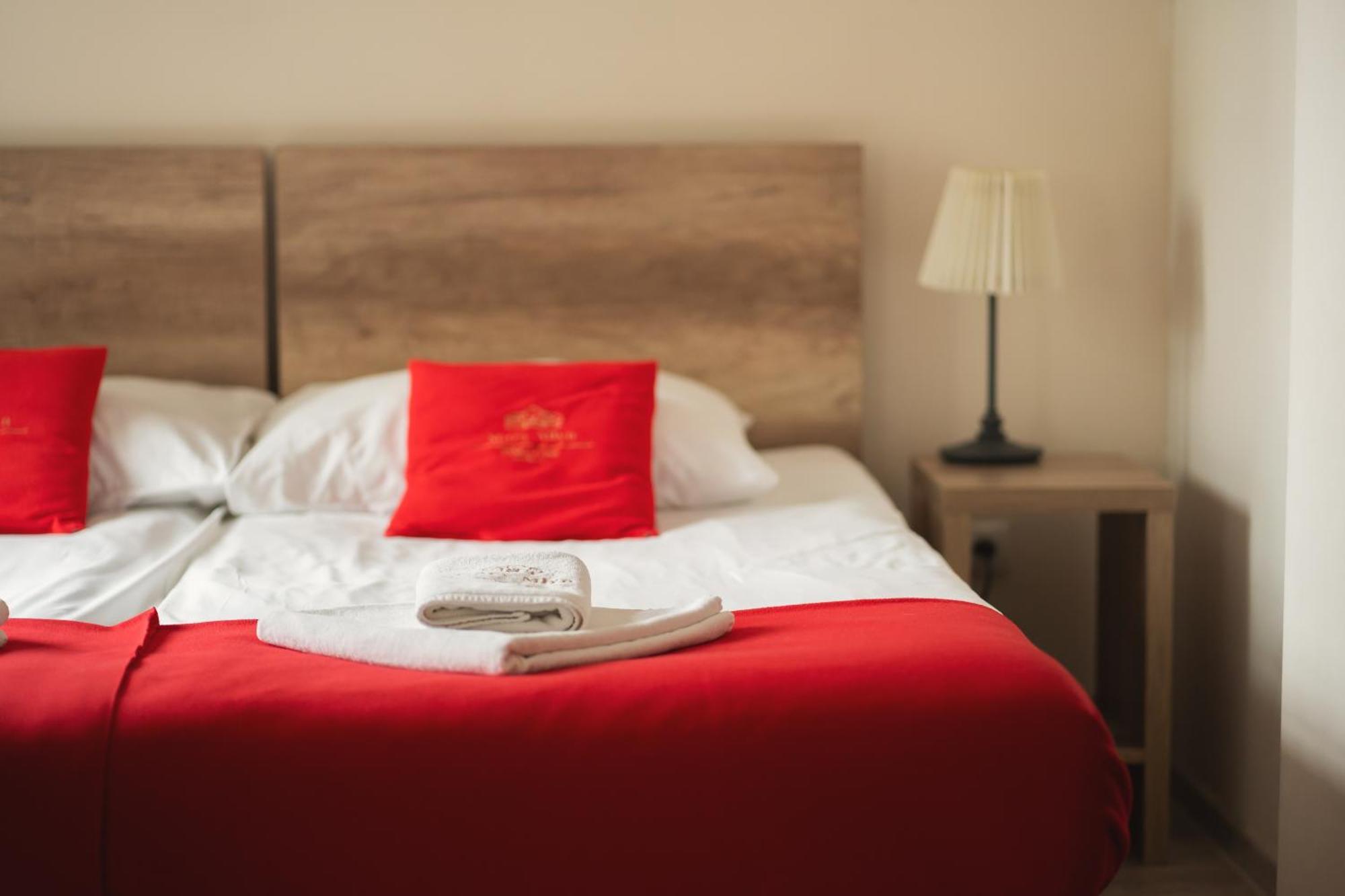 Stary Mlyn Strzeszyn Hotel Lubowo  Værelse billede